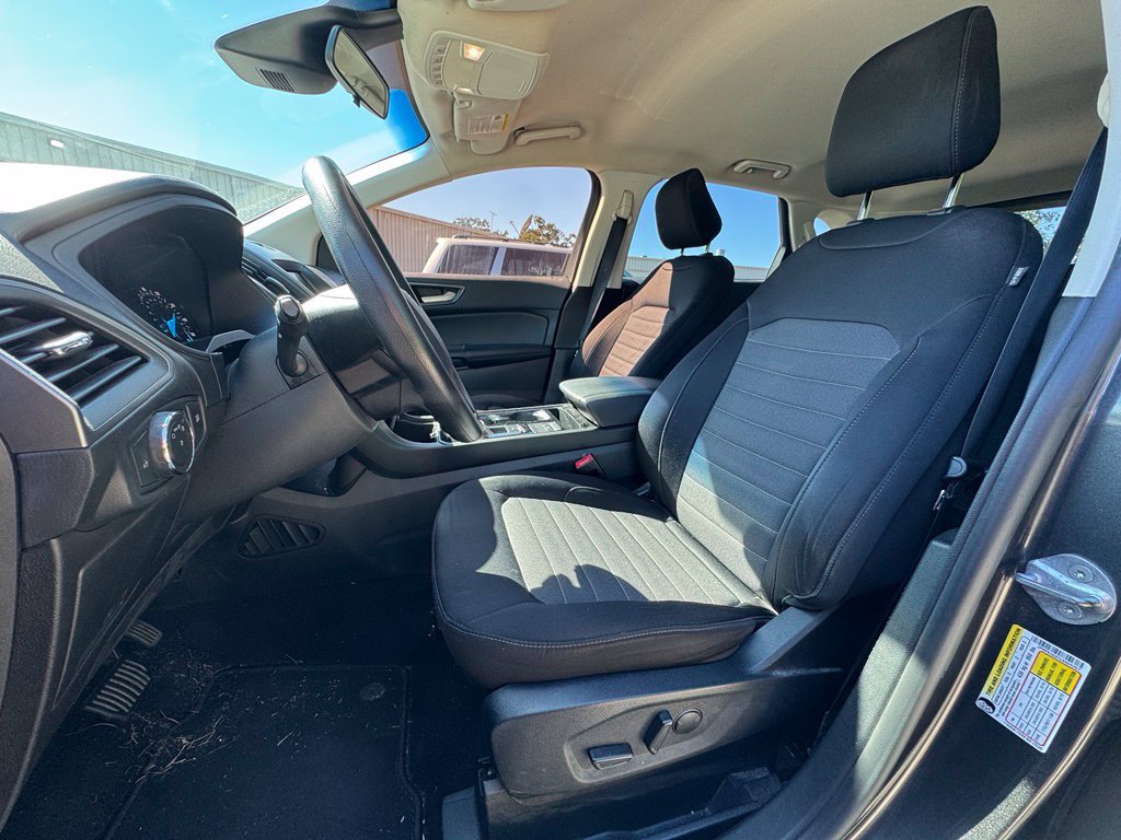 Used 2020 Ford Edge SE FWD image 11