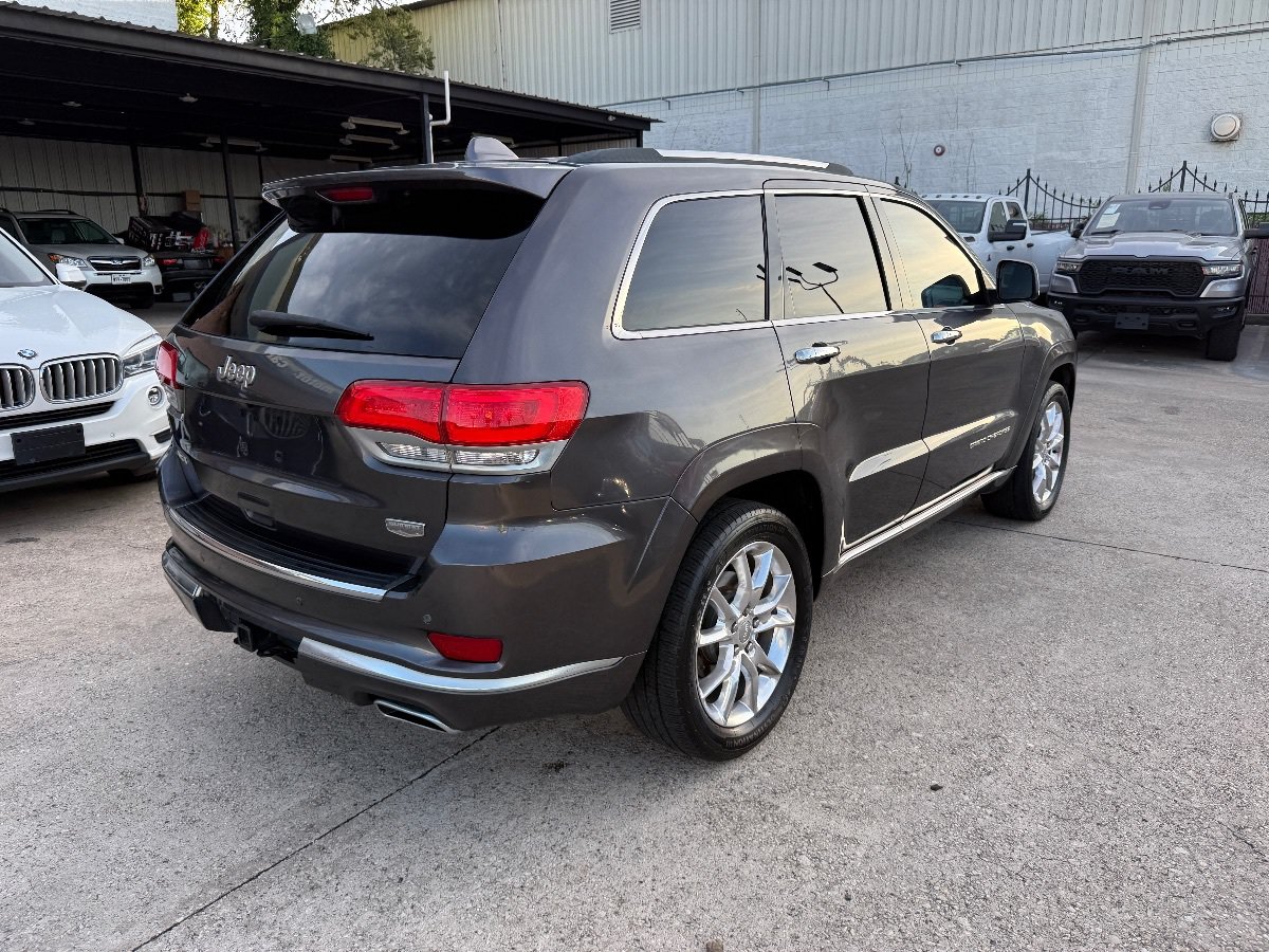 Used 2016 Jeep Grand Cherokee Summit AWD/4WD image 4