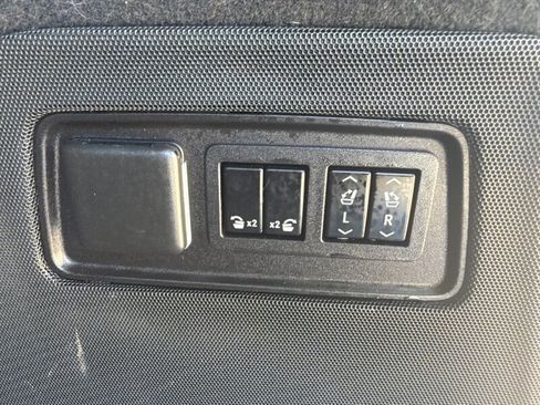 Used 2022 Cadillac Escalade ESV Sport Platinum AWD/4WD image 30