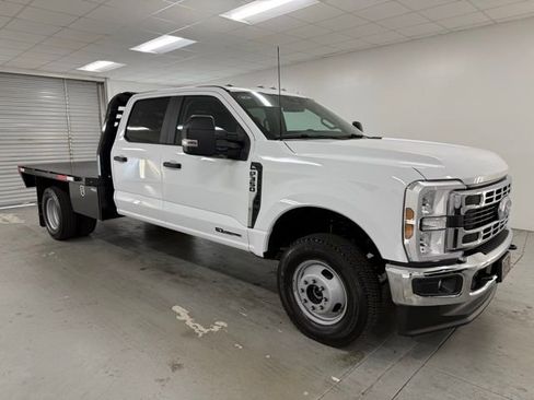 New 2026 Ford F350 XL w/ XL Chrome Package image 3