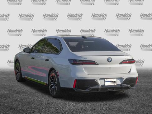 Used 2023 BMW i7 xDrive60 AWD/4WD image 7