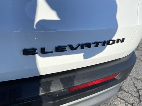 Used 2025 GMC Acadia Elevation image 20