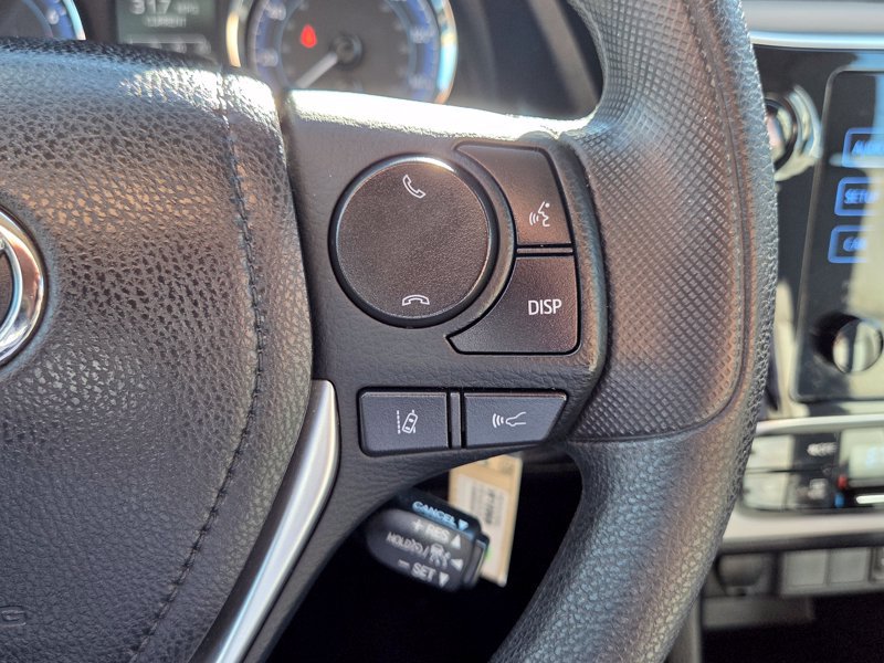 Used 2018 Toyota Corolla LE FWD image 28