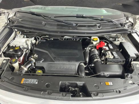 Used 2017 Ford Explorer Platinum image 29