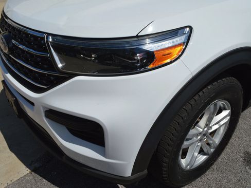 Used 2020 Ford Explorer XLT AWD/4WD image 3