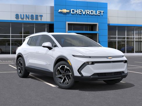 New 2026 Chevrolet Equinox EV LT AWD/4WD image 7