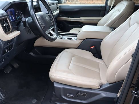 Used 2024 Ford Expedition Max Limited RWD image 16