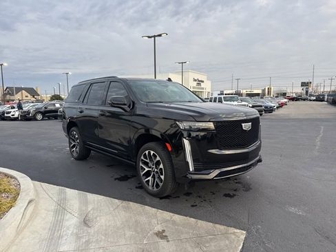 Used 2023 Cadillac Escalade Sport w/ LPO, ONYX Package image 4