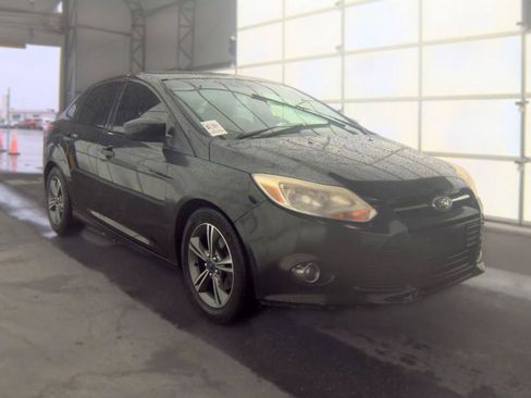 Used 2012 Ford Focus SE FWD image 3