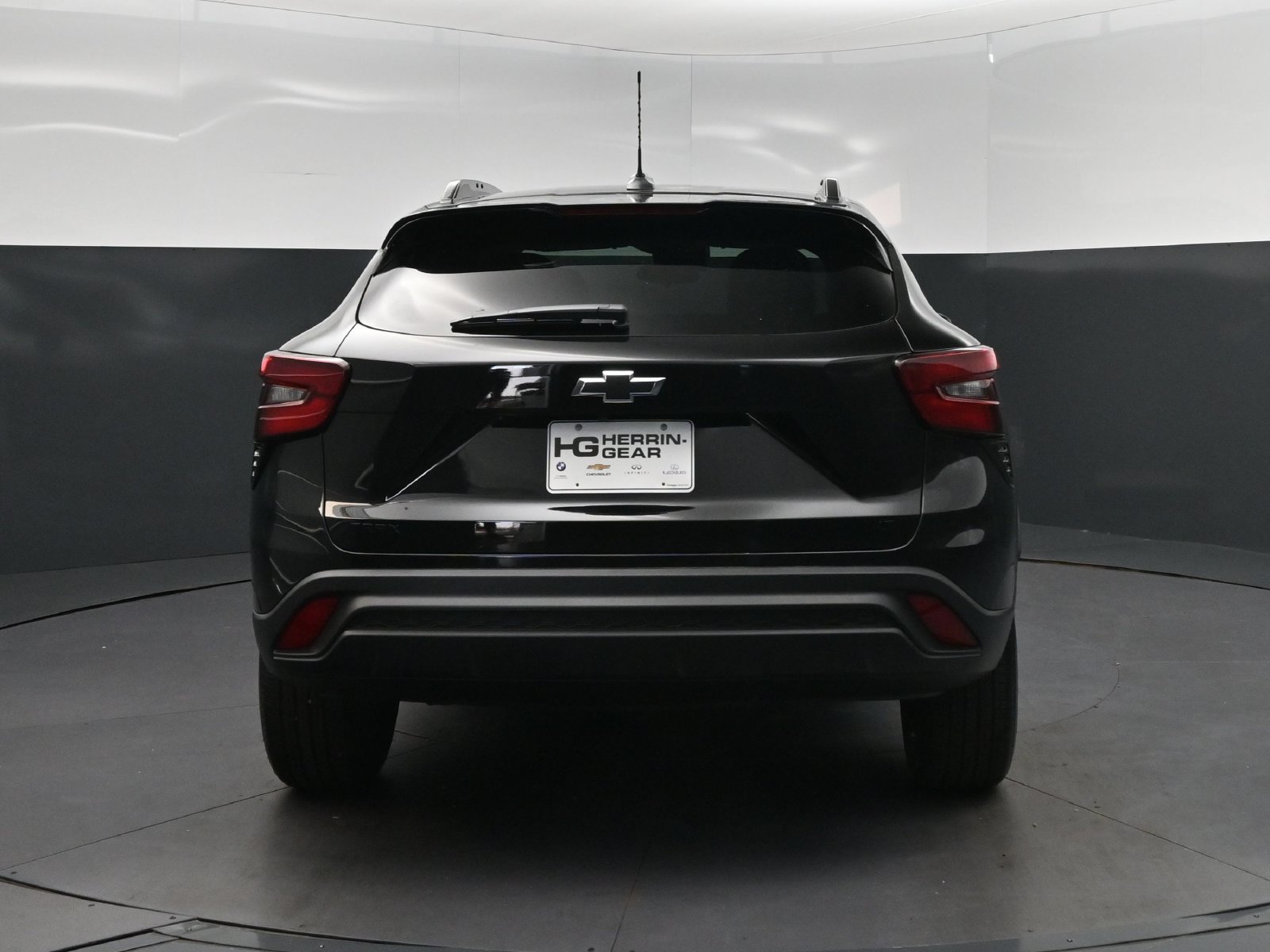 New 2026 Chevrolet Trax LT w/ Midnight Edition FWD image 6