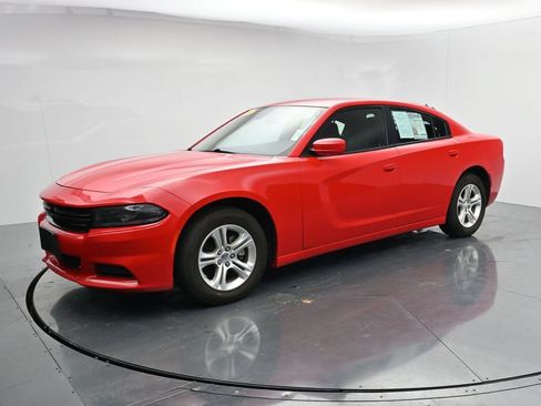 Used 2022 Dodge Charger SXT RWD image 4