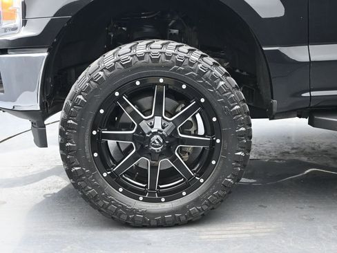 Used 2019 Ford F150 XLT image 25