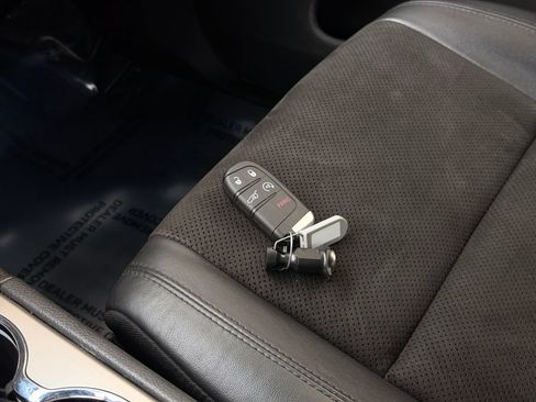 Used 2019 Jeep Grand Cherokee Altitude AWD/4WD image 41