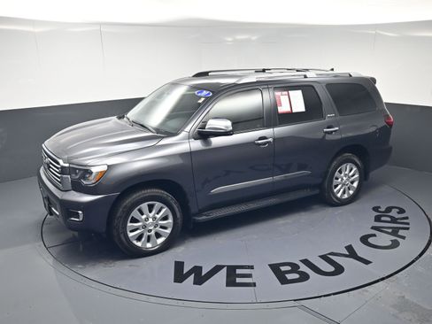 Used 2020 Toyota Sequoia Platinum image 29