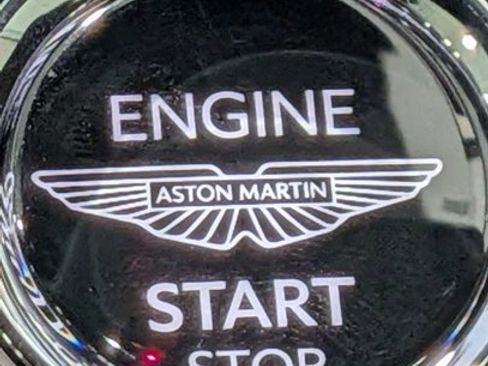 Used 2025 Aston Martin V8 Vantage Coupe RWD image 17