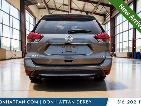 Used 2020 Nissan Rogue SV FWD image 31