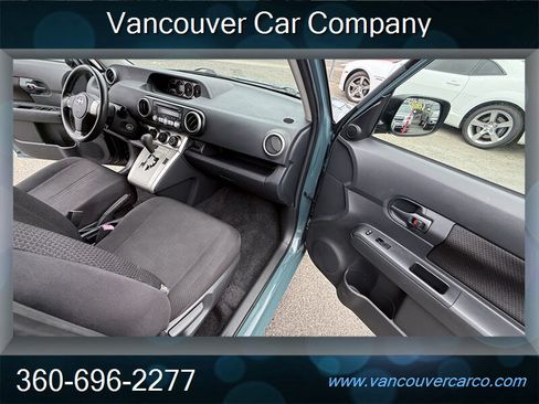 Used 2009 Scion xB FWD image 17