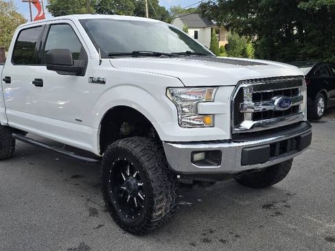 Used 2017 Ford F150 XLT AWD/4WD image 3