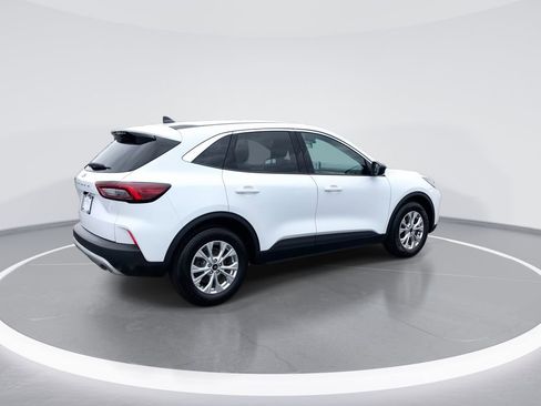 Used 2023 Ford Escape Active FWD image 8
