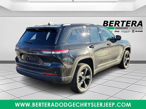 New 2025 Jeep Grand Cherokee Limited image 4