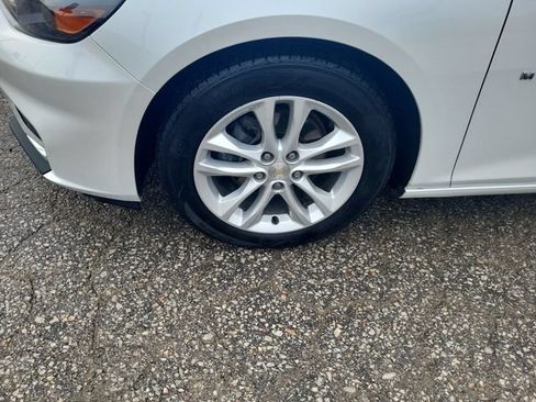 Used 2016 Chevrolet Malibu LT FWD image 28