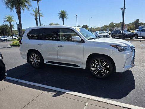 Used 2020 Lexus LX 570 4WD w/ Luxury Package image 5