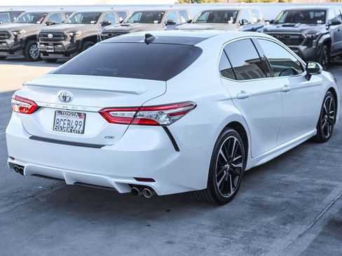 Used 2018 Toyota Camry XSE image 9