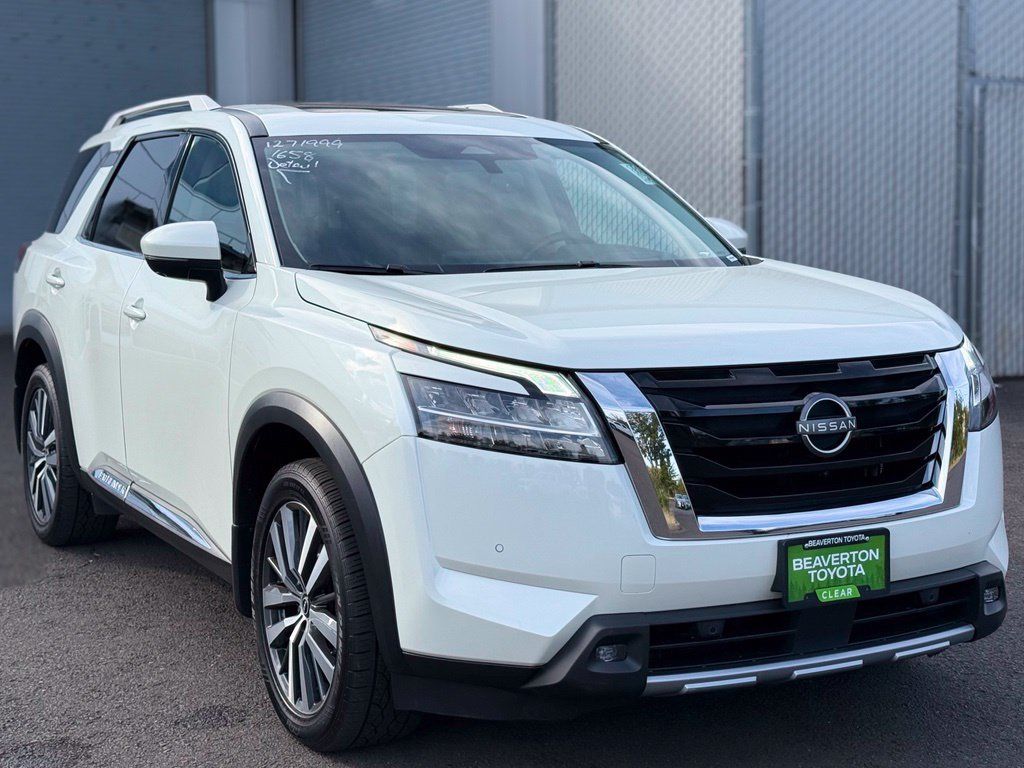 Used 2022 Nissan Pathfinder Platinum AWD/4WD image 6