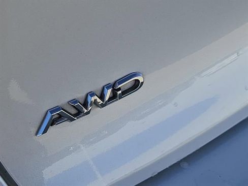 Used 2023 Toyota Crown XLE image 8