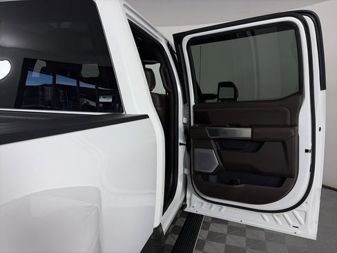 Certified 2025 Ford F450 King Ranch w/ FX4 Off-Road Package image 29