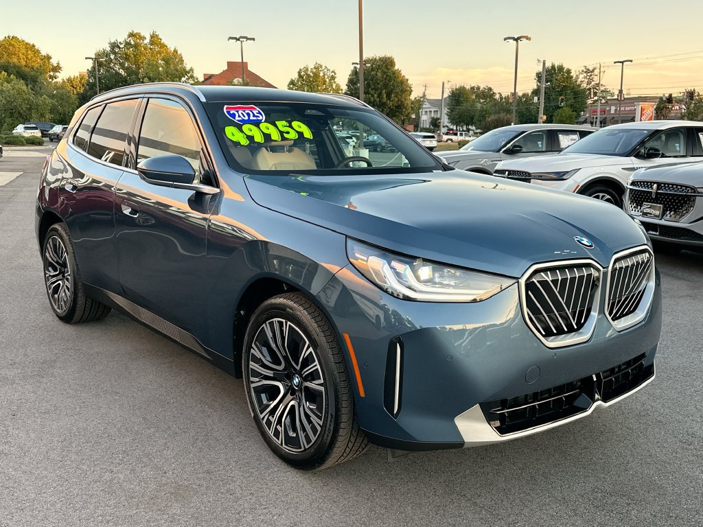 Used 2025 BMW X3 xDrive30i w/ Premium Package AWD/4WD image 2