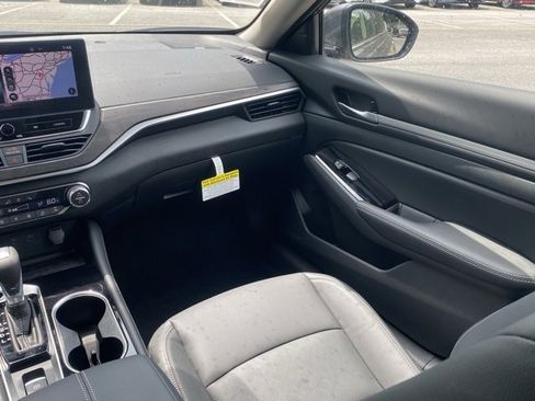 New 2025 Nissan Altima 2.5 SL image 36