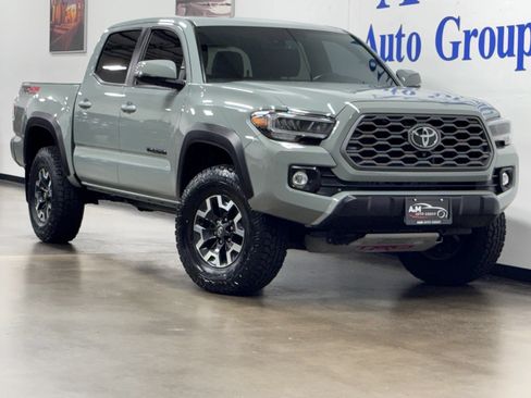 Used 2022 Toyota Tacoma TRD Off-Road w/ TRD Premium Off Road Package AWD/4WD image 1