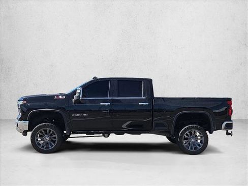 Used 2024 Chevrolet Silverado 2500 LTZ w/ LTZ Convenience Package image 8