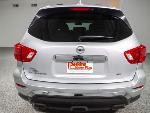 Used 2019 Nissan Pathfinder SV FWD image 8