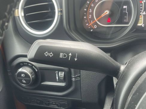 New 2025 Jeep Gladiator Sport w/ Premium Package AWD/4WD image 32