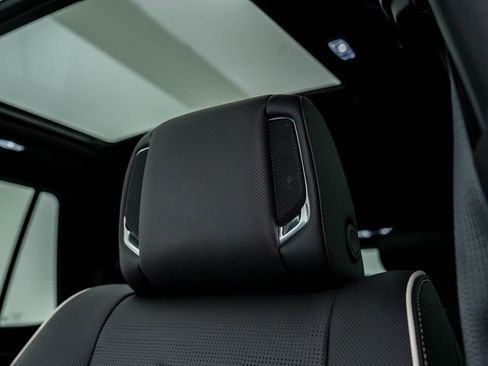 Used 2025 Cadillac Escalade Sport w/ Touring Package image 22