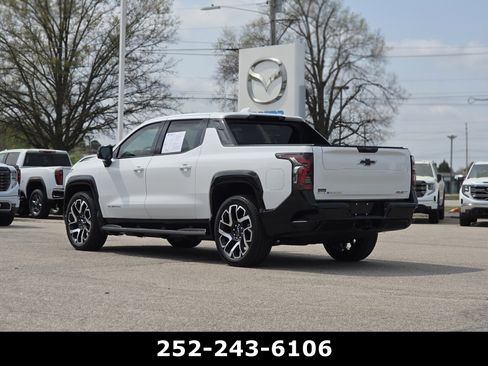 Used 2025 Chevrolet Silverado EV RST image 5
