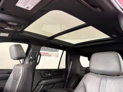 Used 2022 Chevrolet Tahoe RST w/ Luxury Package AWD/4WD image 2