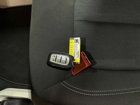 Used 2023 Chrysler Voyager LX FWD image 30