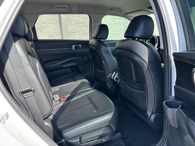 Used 2021 Kia Sorento S FWD image 12