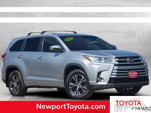 Used 2018 Toyota Highlander Plus AWD/4WD image 1
