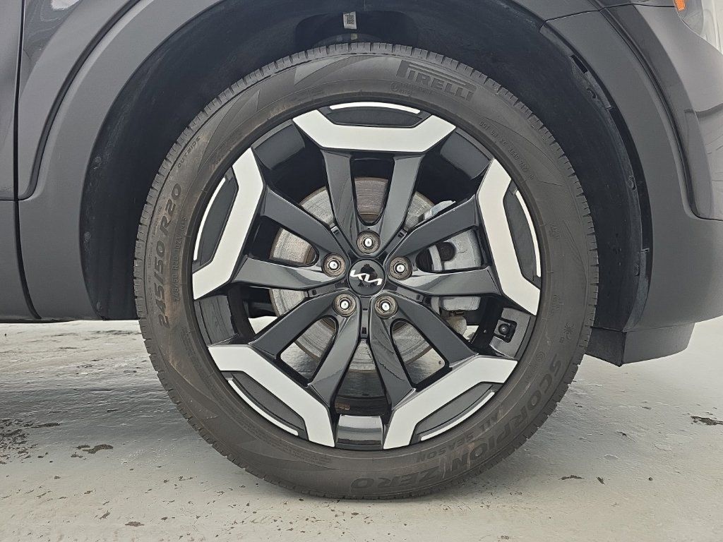 Used 2024 Kia Telluride EX w/ EX Captain's Chair Package AWD/4WD image 13