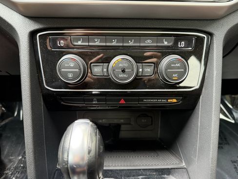 Used 2023 Volkswagen Atlas SEL R-Line AWD/4WD image 23