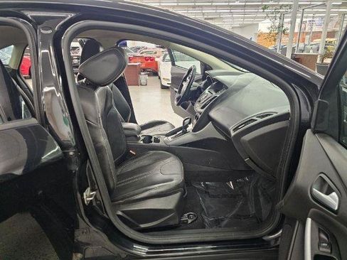 Used 2013 Ford Focus SE FWD image 32