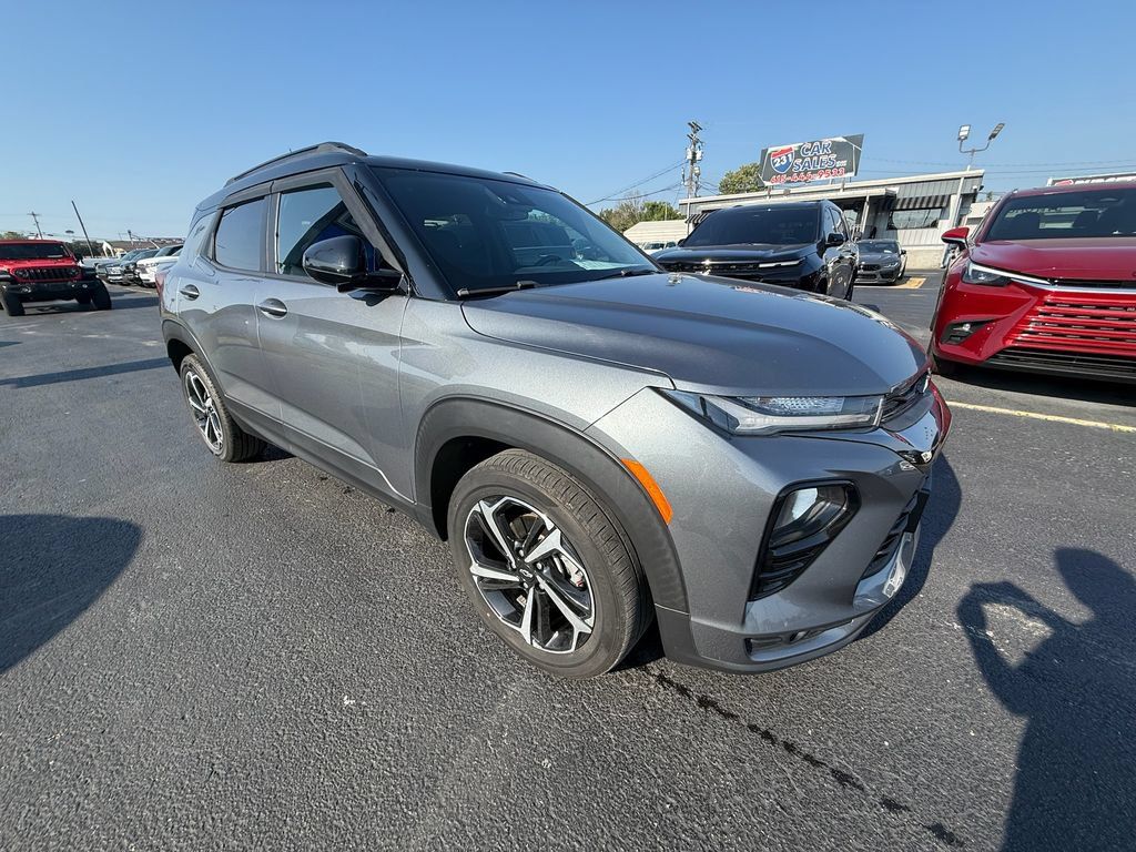Used 2021 Chevrolet TrailBlazer RS w/ Sun and Liftgate Package FWD image 1