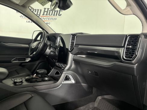 Used 2024 Ford Ranger Lariat w/ FX4 Off-Road Package AWD/4WD image 33