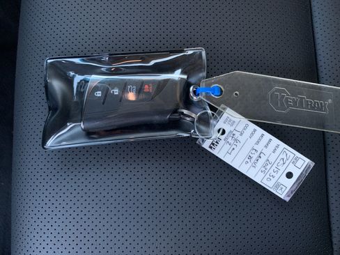 Used 2025 Lexus ES 350 w/ Premium Package image 37