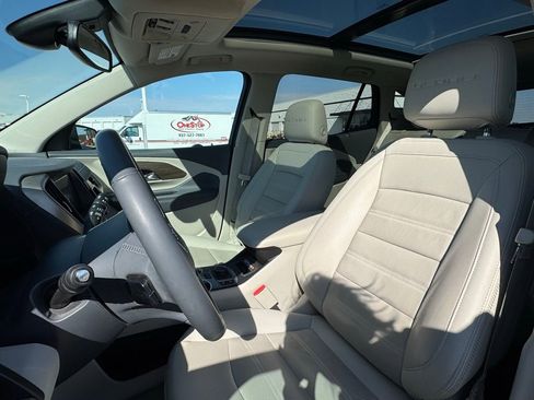 Used 2023 GMC Terrain Denali w/ Denali Premium Package image 10