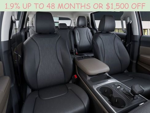 New 2026 Kia Carnival FWD image 16